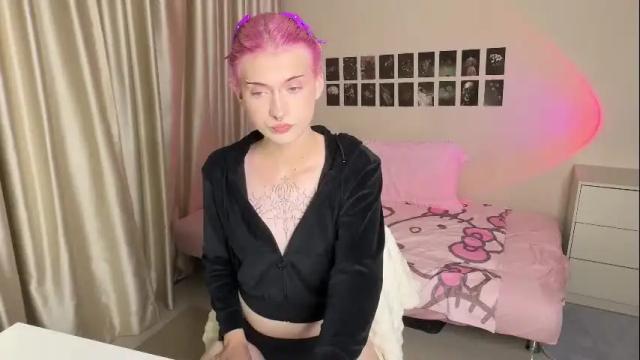 Image 2 of vailyreb Stream on Chaturbate on 19 days ago