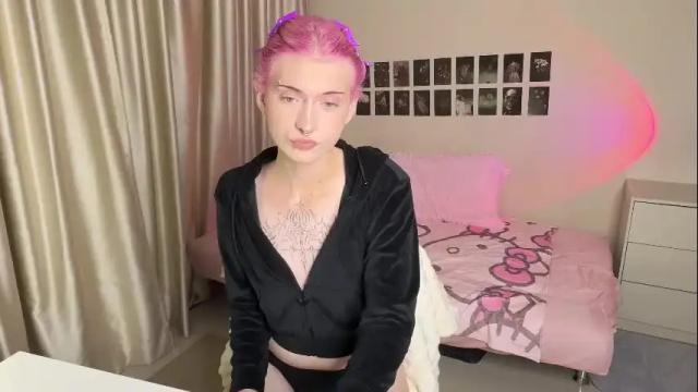 Image 3 of vailyreb Stream on Chaturbate on 19 days ago
