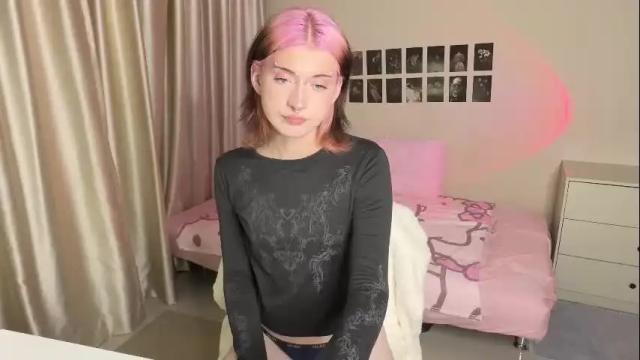 Image 7 of vailyreb Stream on Chaturbate on 16 days ago