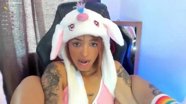 Image 11 of vaiolet06 Stream on Chaturbate on 19 months ago