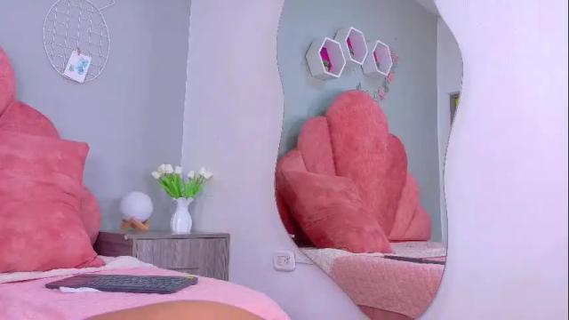 Image 10 of vaiolet_rb Stream on Chaturbate on 1 month ago