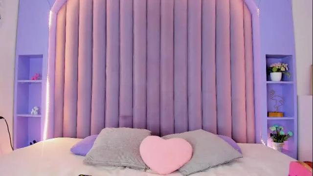 Image 3 of vaiolet_rb Stream on Chaturbate on 1 month ago