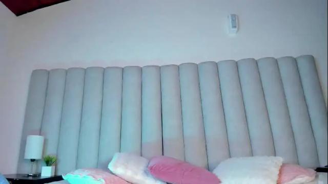 Image 2 of vaiolet_rb Stream on Chaturbate on 1 month ago