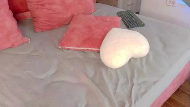Image 12 of vaiolet_rb Stream on Chaturbate on 1 month ago