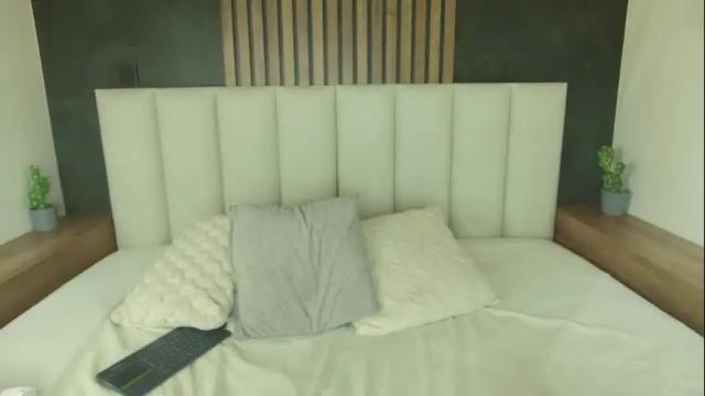 Image 8 of vaiolet_rb Stream on Chaturbate on 2 days ago