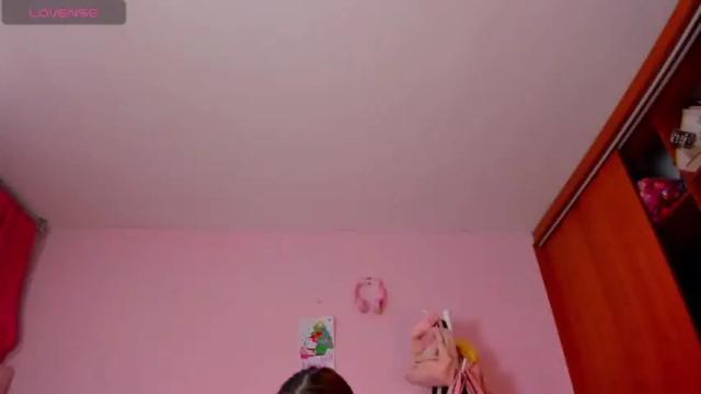 Image 12 of vaiolet_sanrio Stream on Chaturbate on 17 months ago