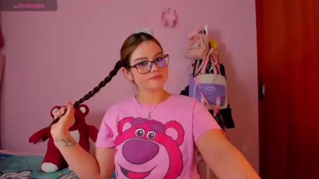 Image 7 of vaiolet_sanrio Stream on Chaturbate on 17 months ago