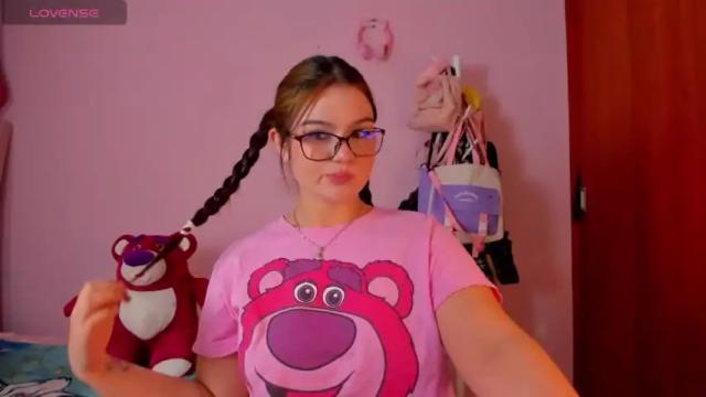 Image 8 of vaiolet_sanrio Stream on Chaturbate on 17 months ago