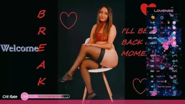 Image 11 of vaiolett_golden Stream on Chaturbate on 13 months ago
