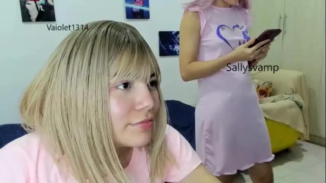 Image 4 of vaioletuwu Stream on Chaturbate on 24 days ago