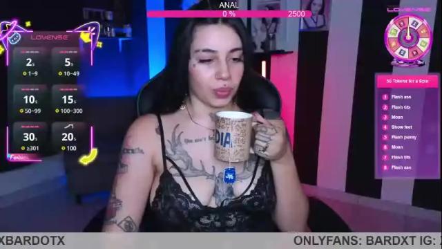 Image 2 of val_bardot1 Stream on Chaturbate on 2 days ago