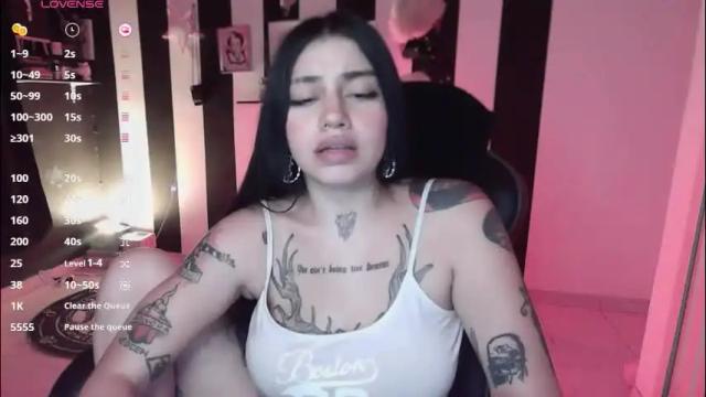 Image 2 of val_bardot1 Stream on Chaturbate on 2 months ago