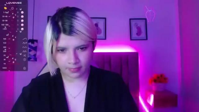 Image 8 of valadium_rosse_ Stream on Chaturbate on 19 months ago