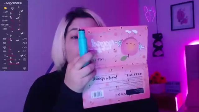 Image 3 of valadium_rosse_ Stream on Chaturbate on 19 months ago