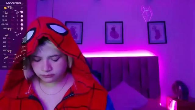 Image 6 of valadium_rosse_ Stream on Chaturbate on 16 months ago