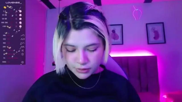 Image 11 of valadium_rosse_ Stream on Chaturbate on 16 months ago