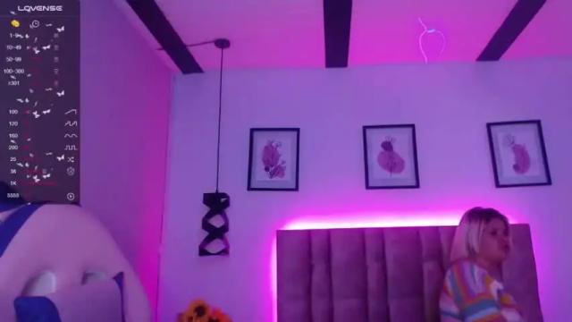 Image 10 of valadium_rosse_ Stream on Chaturbate on 16 months ago