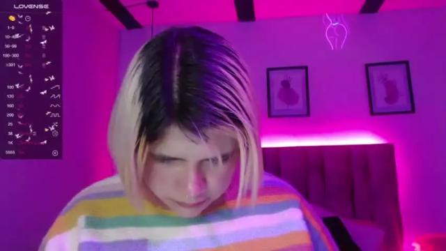 Image 6 of valadium_rosse_ Stream on Chaturbate on 16 months ago
