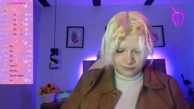 Image 8 of valadium_rosse_ Stream on Chaturbate on 15 months ago