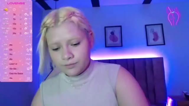 Image 12 of valadium_rosse_ Stream on Chaturbate on 15 months ago