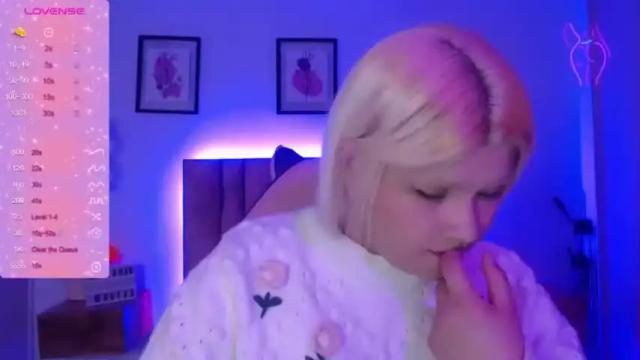 Image 11 of valadium_rosse_ Stream on Chaturbate on 15 months ago