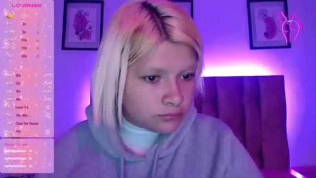 Thumbnail 3, valadium_rosse_'s Stream at Chaturbate, 15 months ago