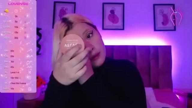 Image 10 of valadium_rosse_ Stream on Chaturbate on 14 months ago