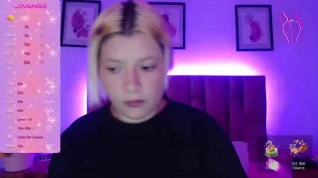 Image 6 of valadium_rosse_ Stream on Chaturbate on 14 months ago