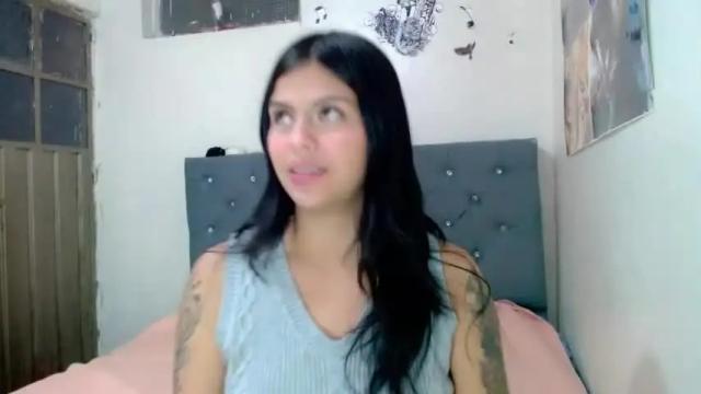 Image 6 of vale599618 Stream on Chaturbate on 15 months ago