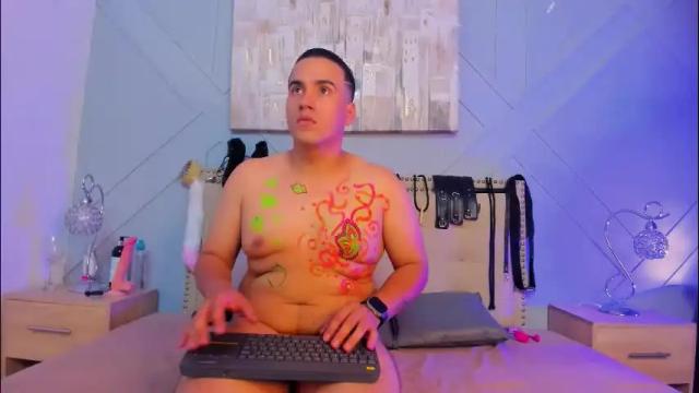 Image 12 of vale_n_matt Stream on Chaturbate on 1 month ago