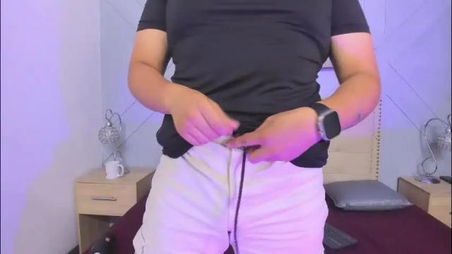 Image 10 of vale_n_matt Stream on Chaturbate on 1 month ago