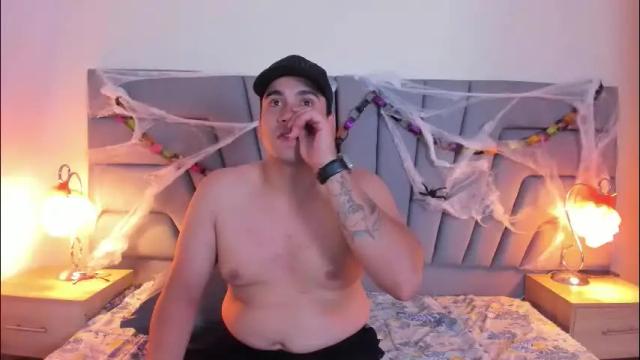 Thumbnail 1, vale_n_matt's Stream at Chaturbate, 2 days ago