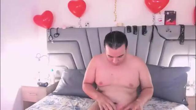 Image 4 of vale_n_matt Stream on Chaturbate on 2 months ago