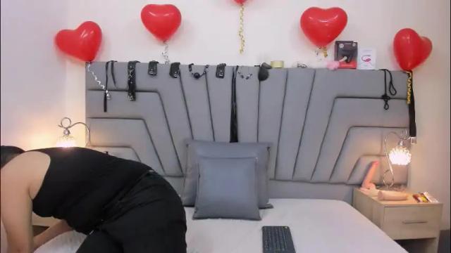 Image 3 of vale_n_matt Stream on Chaturbate on 2 months ago