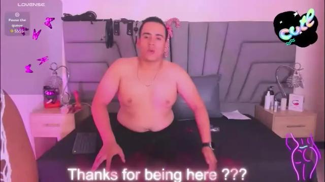 Image 4 of vale_n_matt Stream on Chaturbate on 1 month ago