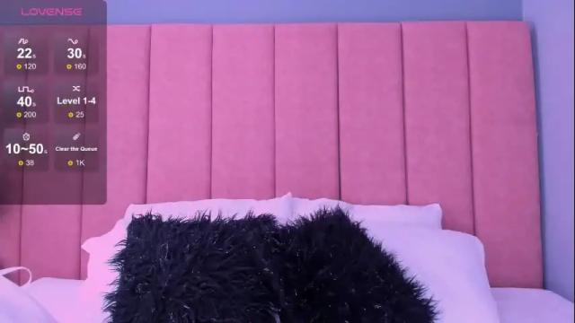 Image 2 of vale_reyes Stream on Chaturbate on 1 month ago