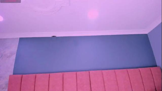 Image 2 of vale_reyes Stream on Chaturbate on 1 month ago