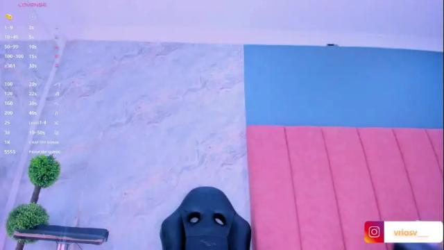 Image 4 of vale_reyes Stream on Chaturbate on 1 month ago