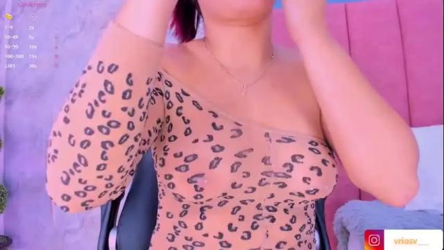 Image 12 of vale_reyes Stream on Chaturbate on 1 day ago