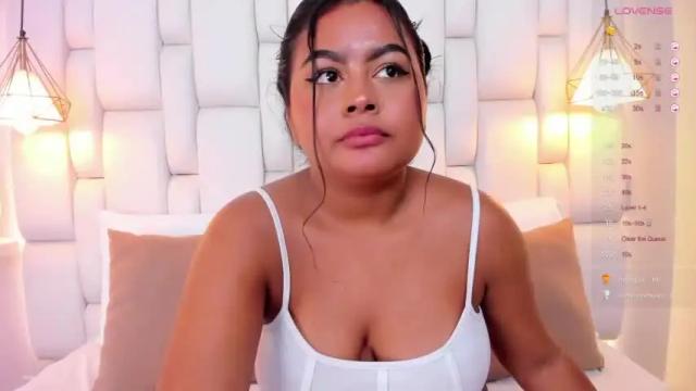 Thumbnail 1, valeefoxx's Stream at Chaturbate, 14 months ago