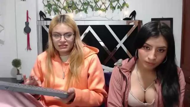 Image 7 of valeen_queen Stream on Chaturbate on 19 months ago