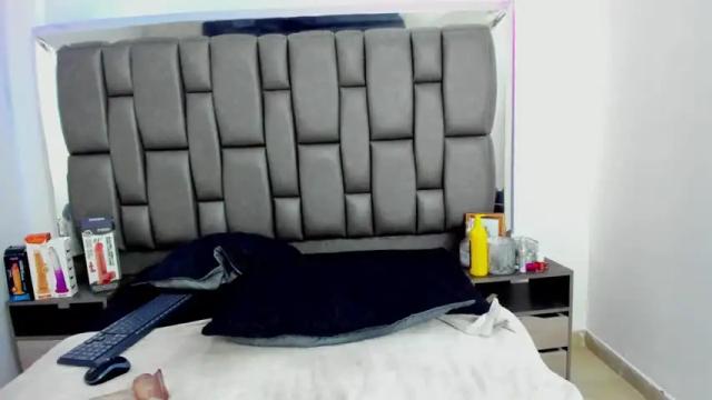 Image 3 of valeentiinaa_ Stream on Chaturbate on 13 months ago