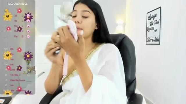 Image 2 of valekhum_ Stream on Chaturbate on 16 months ago
