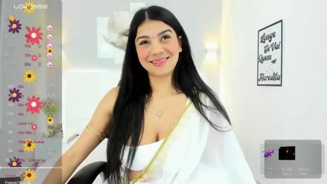 Image 6 of valekhum_ Stream on Chaturbate on 16 months ago