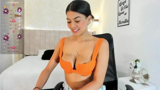 Image 8 of valekhum_ Stream on Chaturbate on 15 months ago