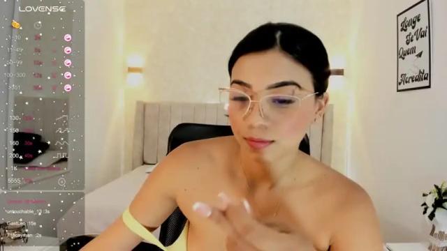 Image 3 of valekhum_ Stream on Chaturbate on 14 months ago