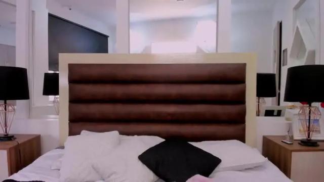Image 2 of valemillan Stream on Chaturbate on 14 months ago