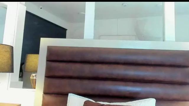 Image 6 of valemillan Stream on Chaturbate on 14 months ago