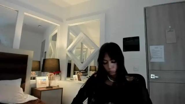 Image 2 of valemillan Stream on Chaturbate on 13 months ago