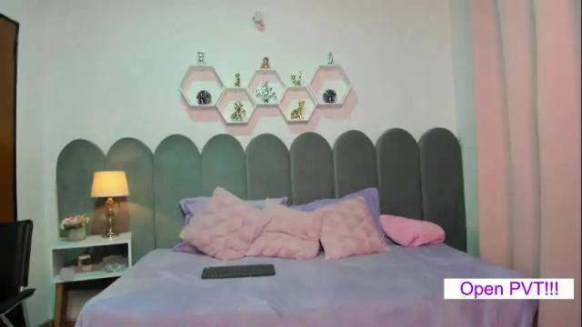 Image 2 of valemontoya Stream on Chaturbate on 1 month ago